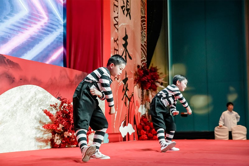 巅峰国际官网-钻营健全,你我一路成长